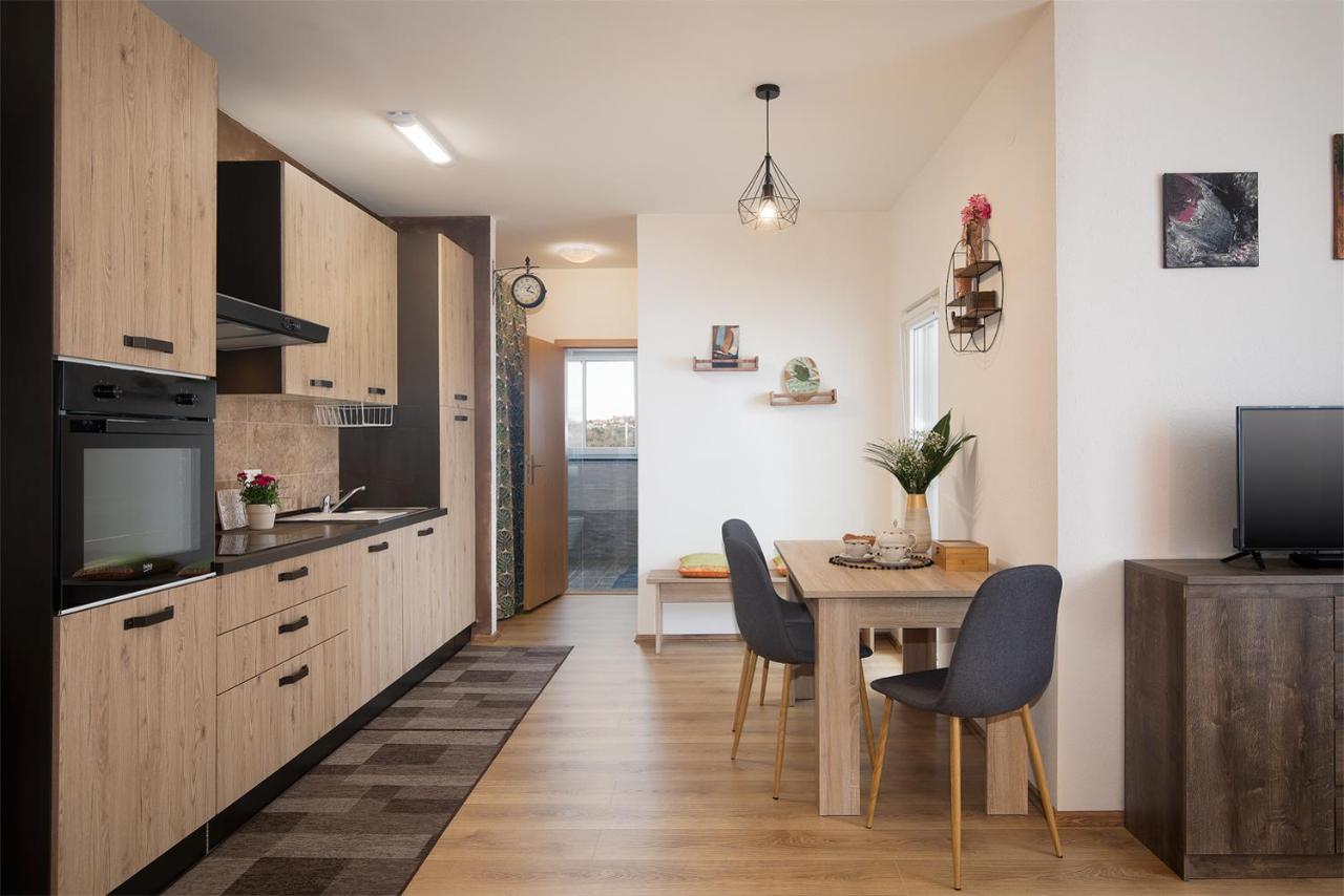 Apartment Little Gallery **** Rovinj Exterior photo
