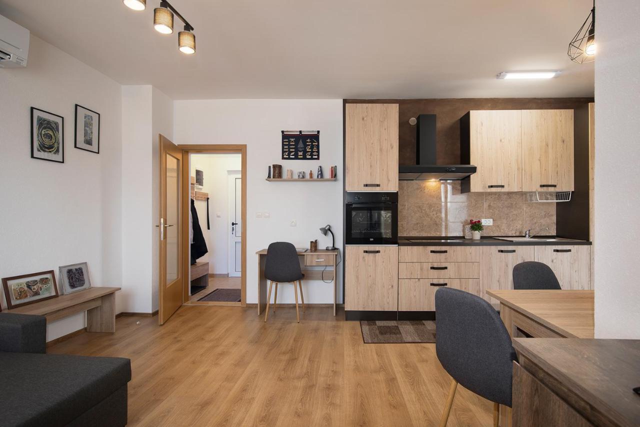 Apartment Little Gallery **** Rovinj Exterior photo