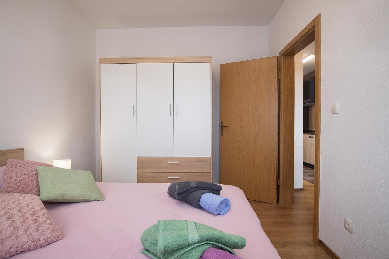 Apartment Little Gallery **** Rovinj Exterior photo